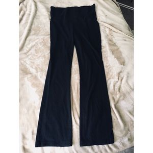 Black yoga pants